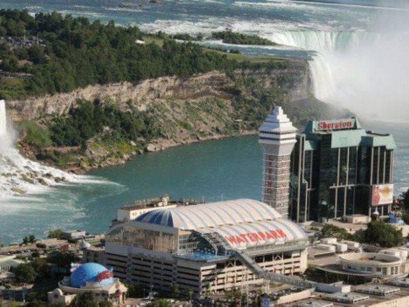 Skyline Hotel & Waterpark Niagara-Fälle Exterior foto